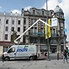 pose de drapeaux en centre ville